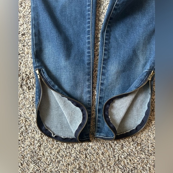 5/$25 Jennifer Lopez Skinny Ankle Jeans with zipper feature size 2 - Picture 4 of 12